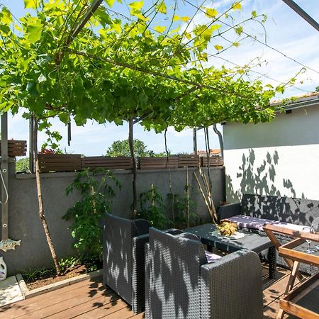 Apartments Greta & Ivona プーラ エクステリア 写真