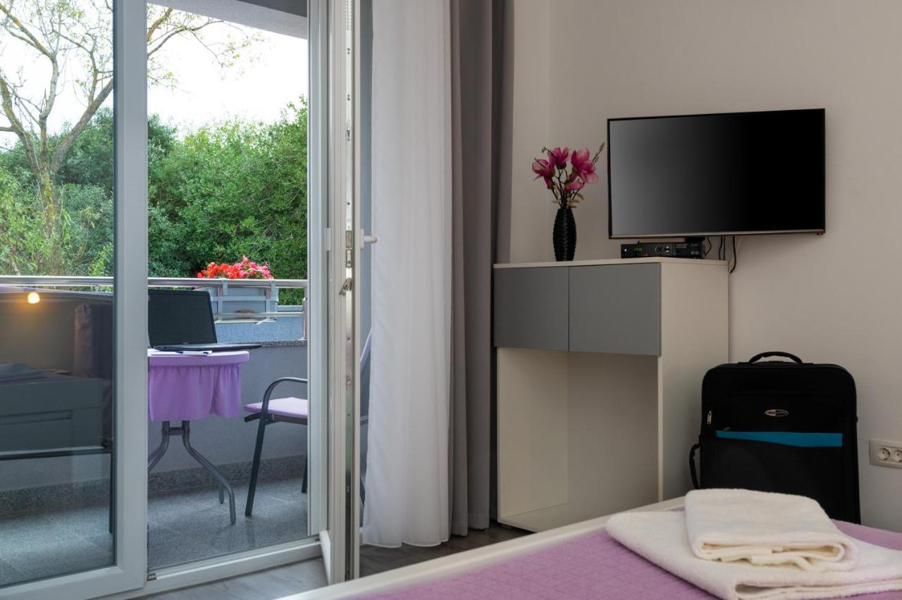 Apartments Greta & Ivona プーラ エクステリア 写真