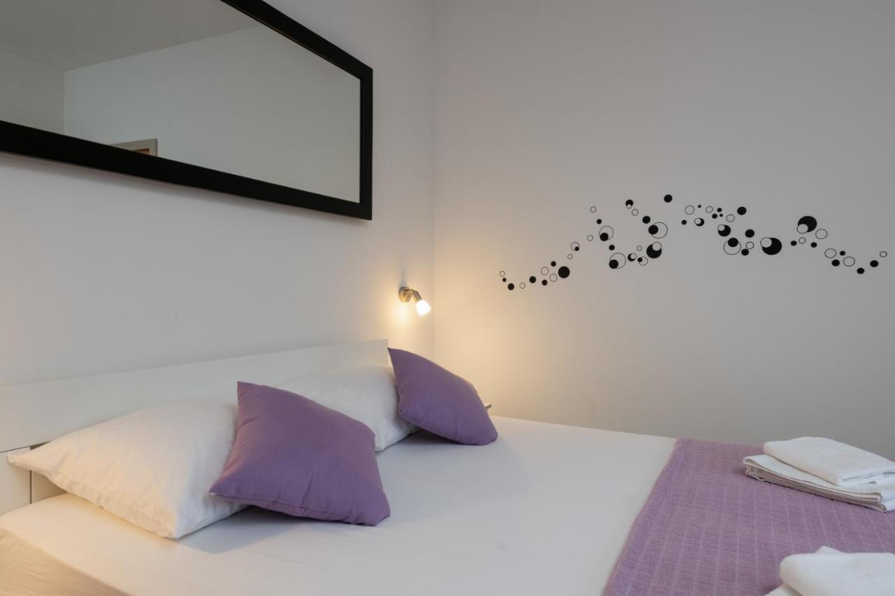 Apartments Greta & Ivona プーラ エクステリア 写真