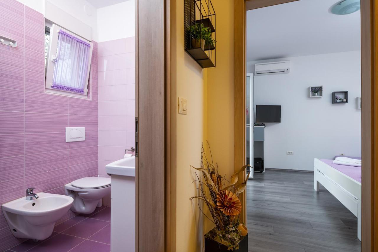 Apartments Greta & Ivona プーラ エクステリア 写真