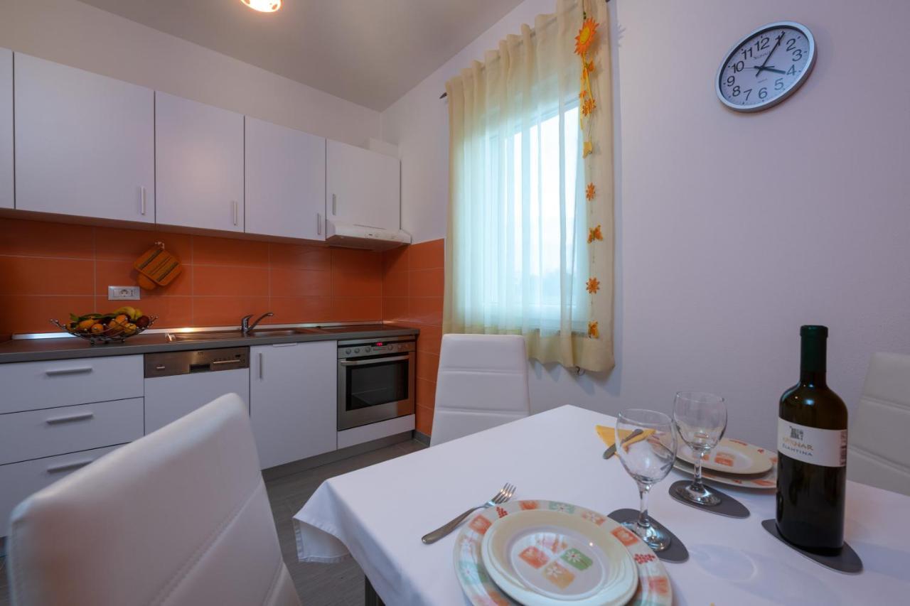 Apartments Greta & Ivona プーラ エクステリア 写真