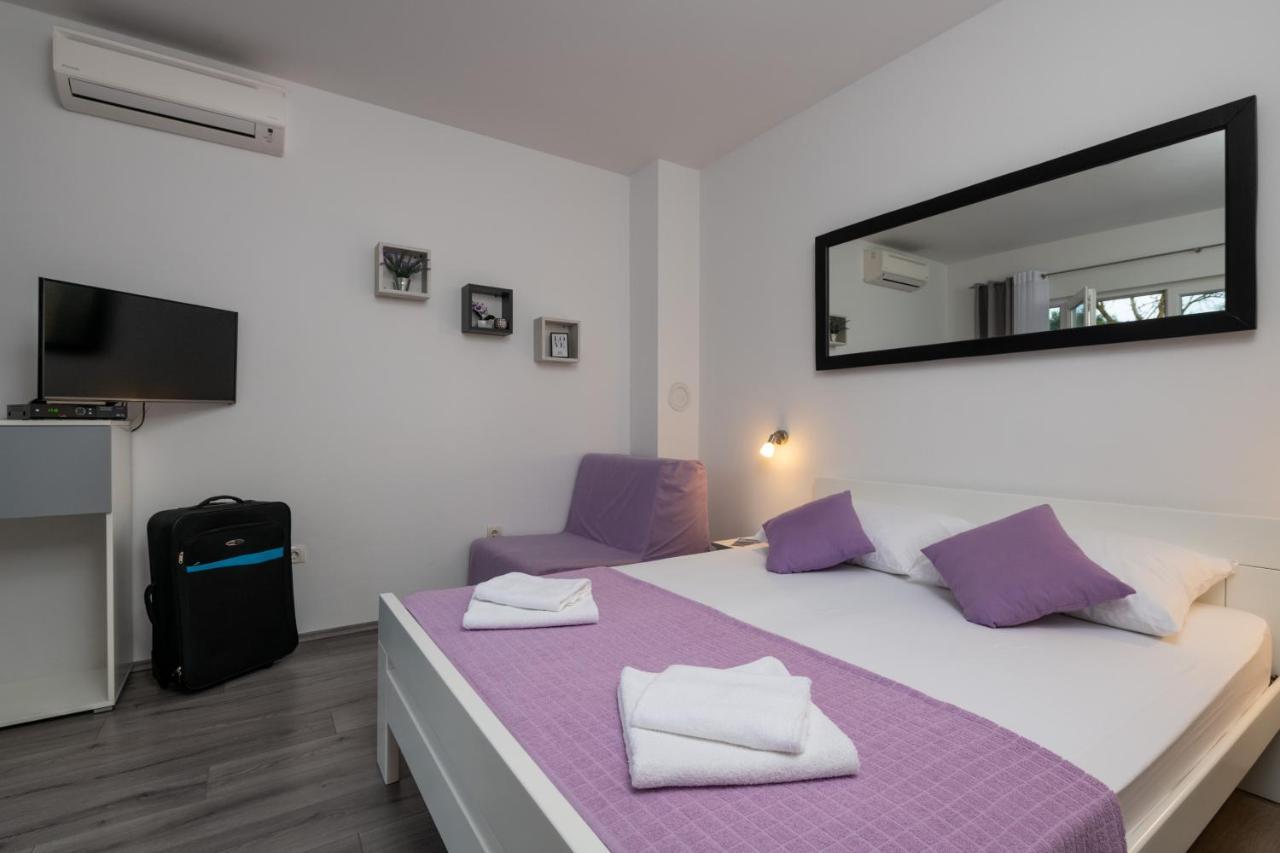 Apartments Greta & Ivona プーラ エクステリア 写真