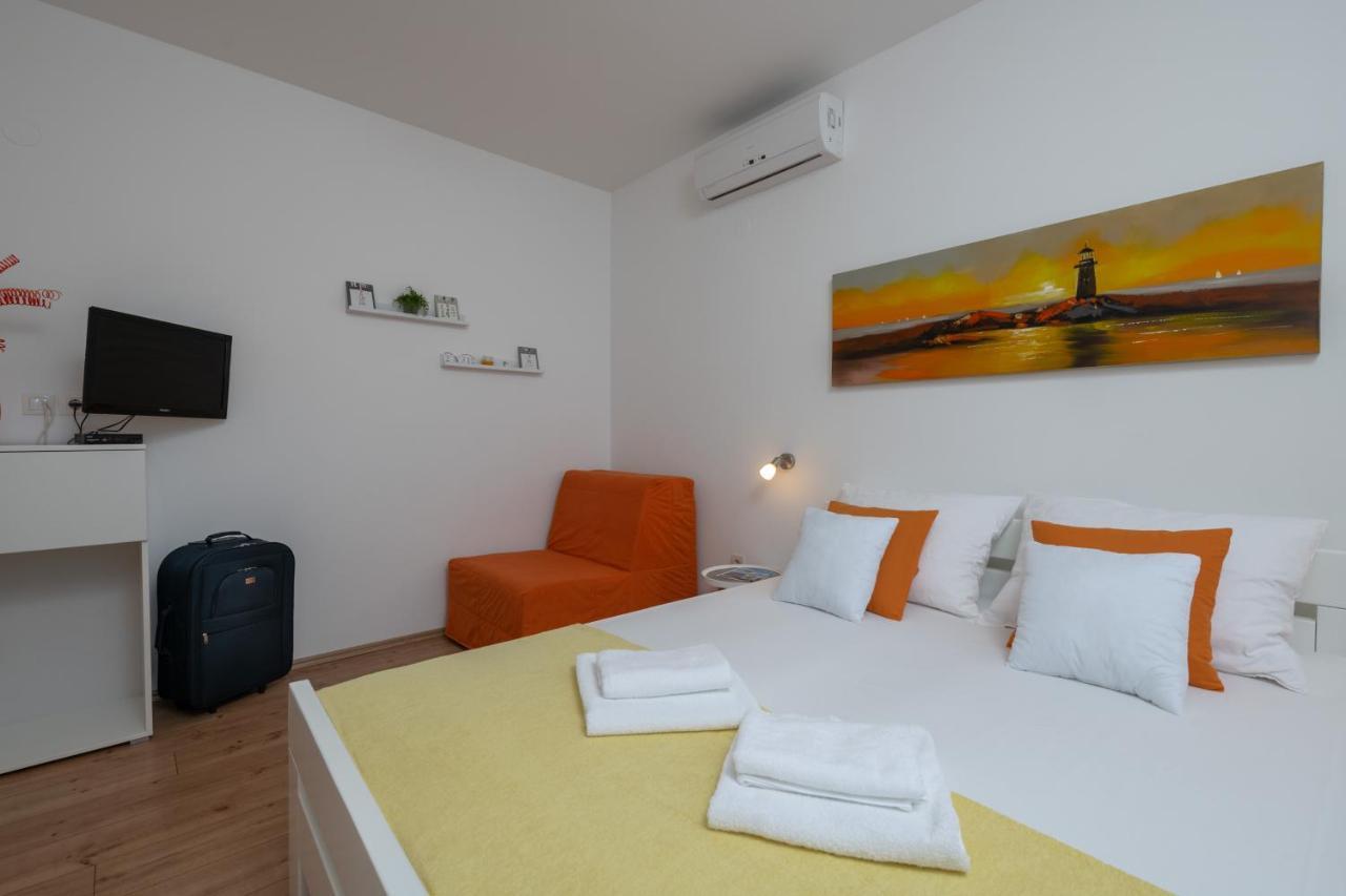 Apartments Greta & Ivona プーラ エクステリア 写真