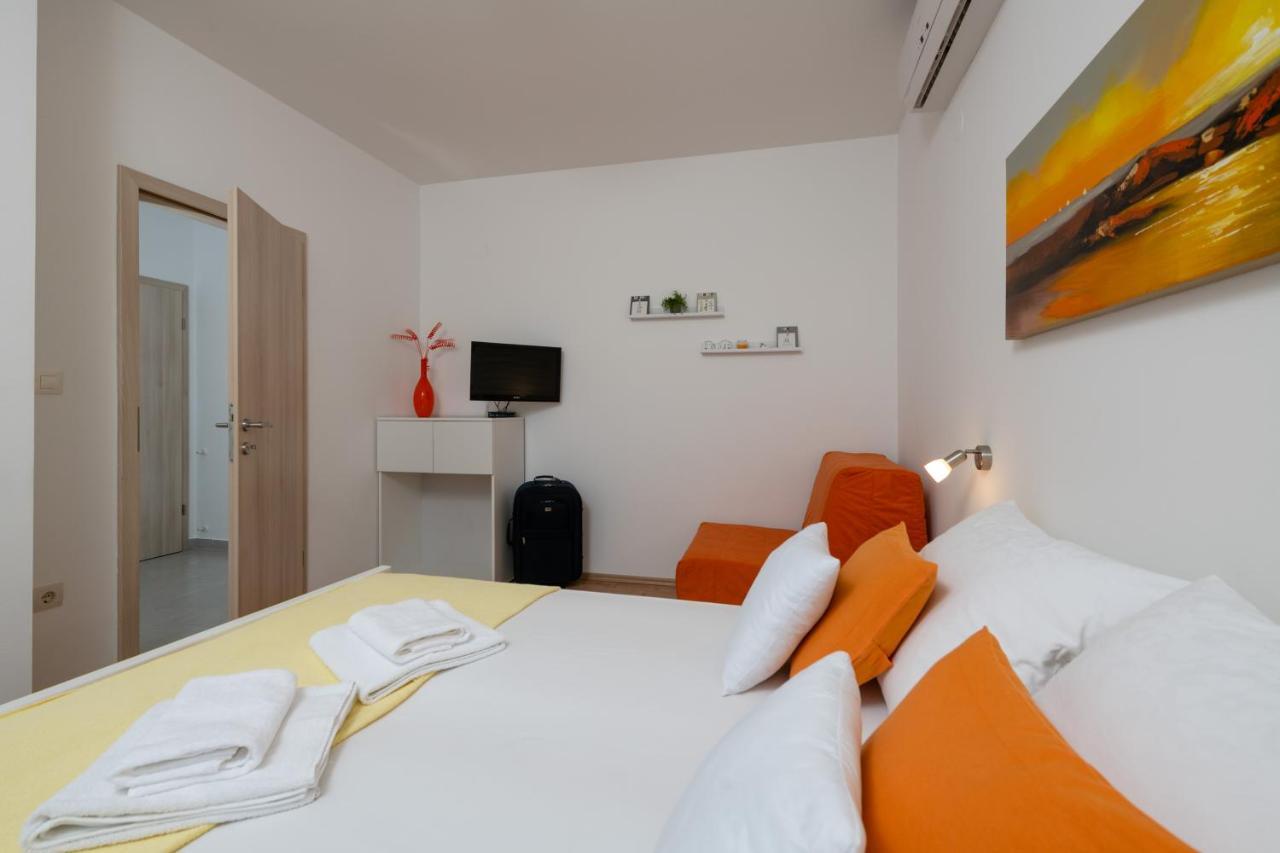 Apartments Greta & Ivona プーラ エクステリア 写真