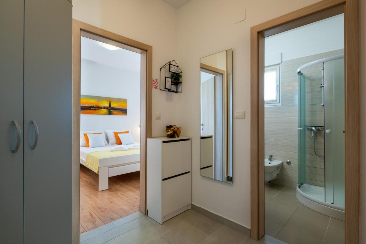 Apartments Greta & Ivona プーラ エクステリア 写真