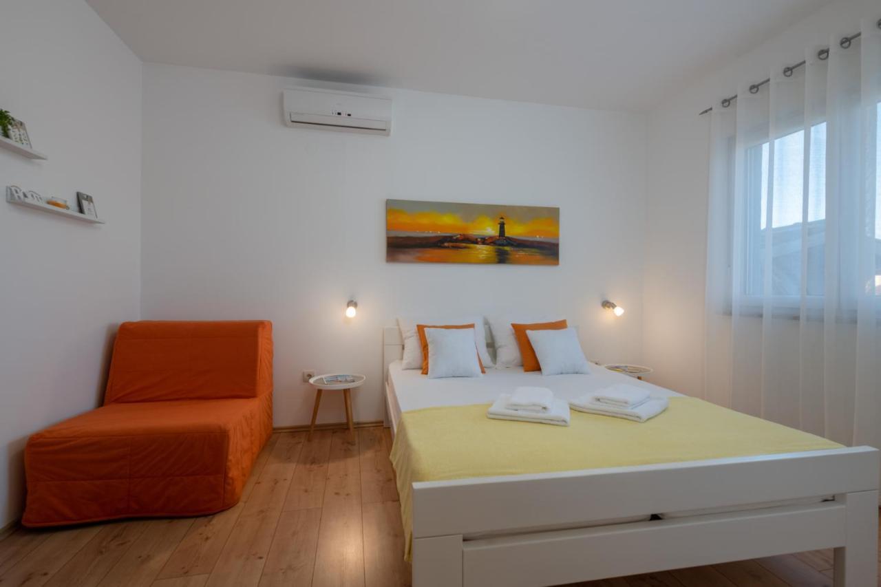 Apartments Greta & Ivona プーラ エクステリア 写真