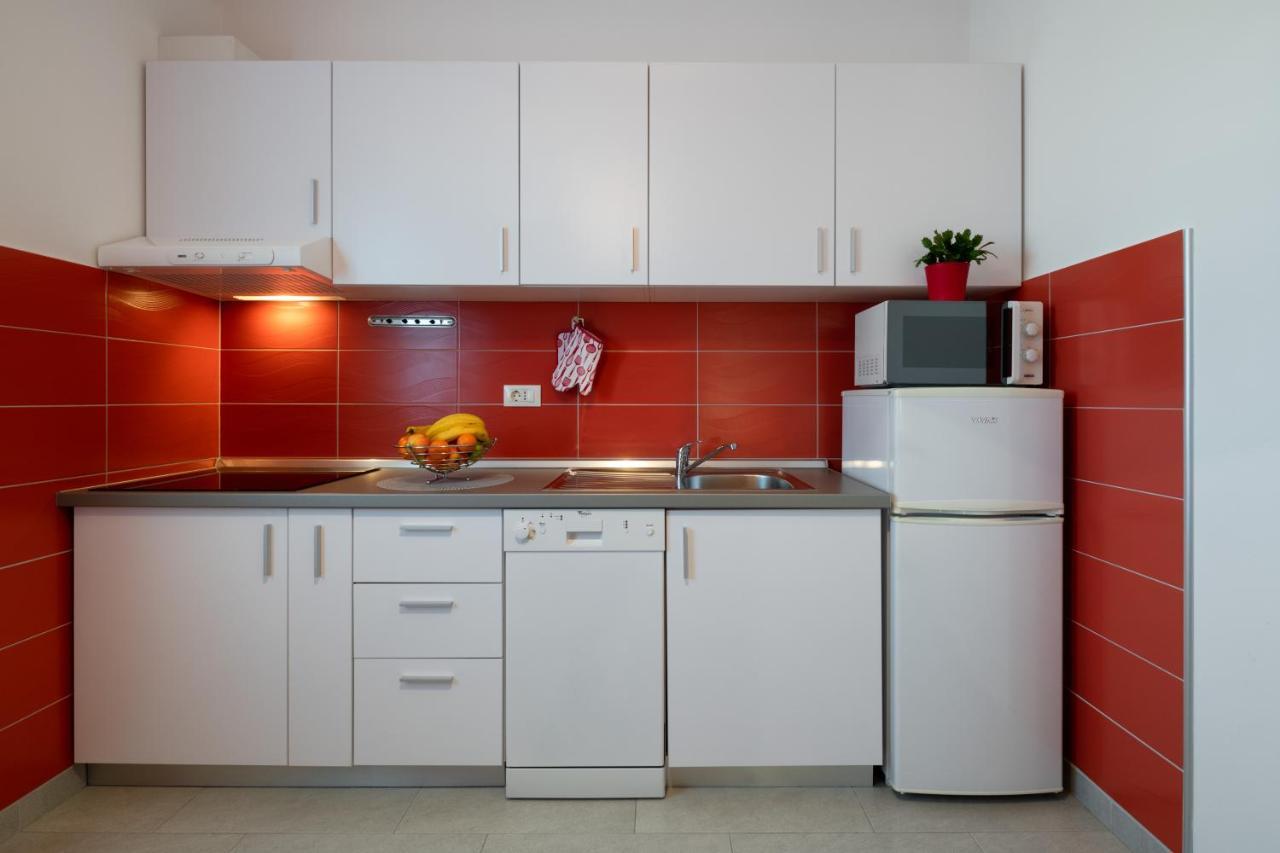 Apartments Greta & Ivona プーラ エクステリア 写真
