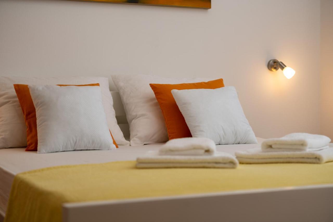 Apartments Greta & Ivona プーラ エクステリア 写真