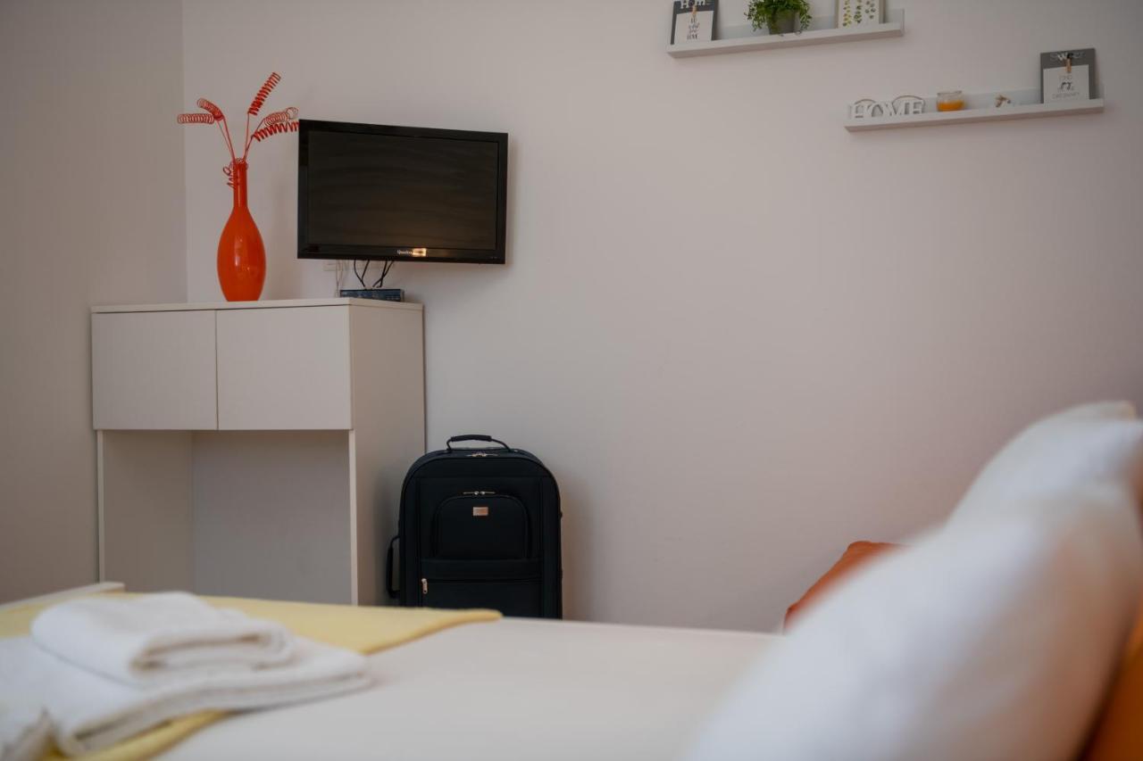 Apartments Greta & Ivona プーラ エクステリア 写真